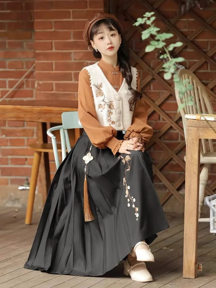 Aster Modern Ming Style Mamianqun Hanfu