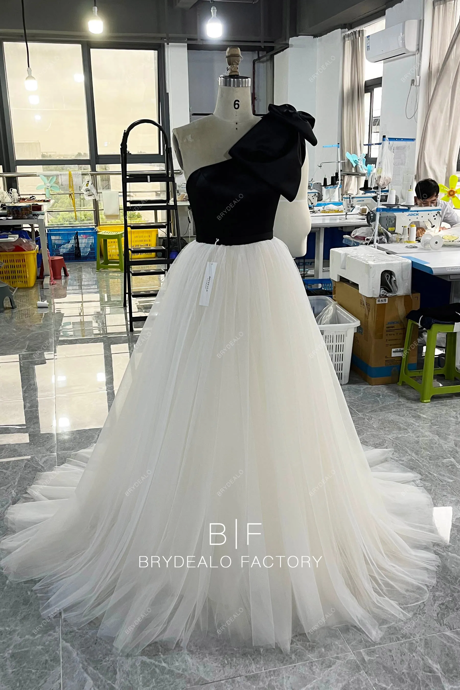 Black Satin Big Bow One-Shoulder Ivory Tulle Ball Gown Wedding Dress