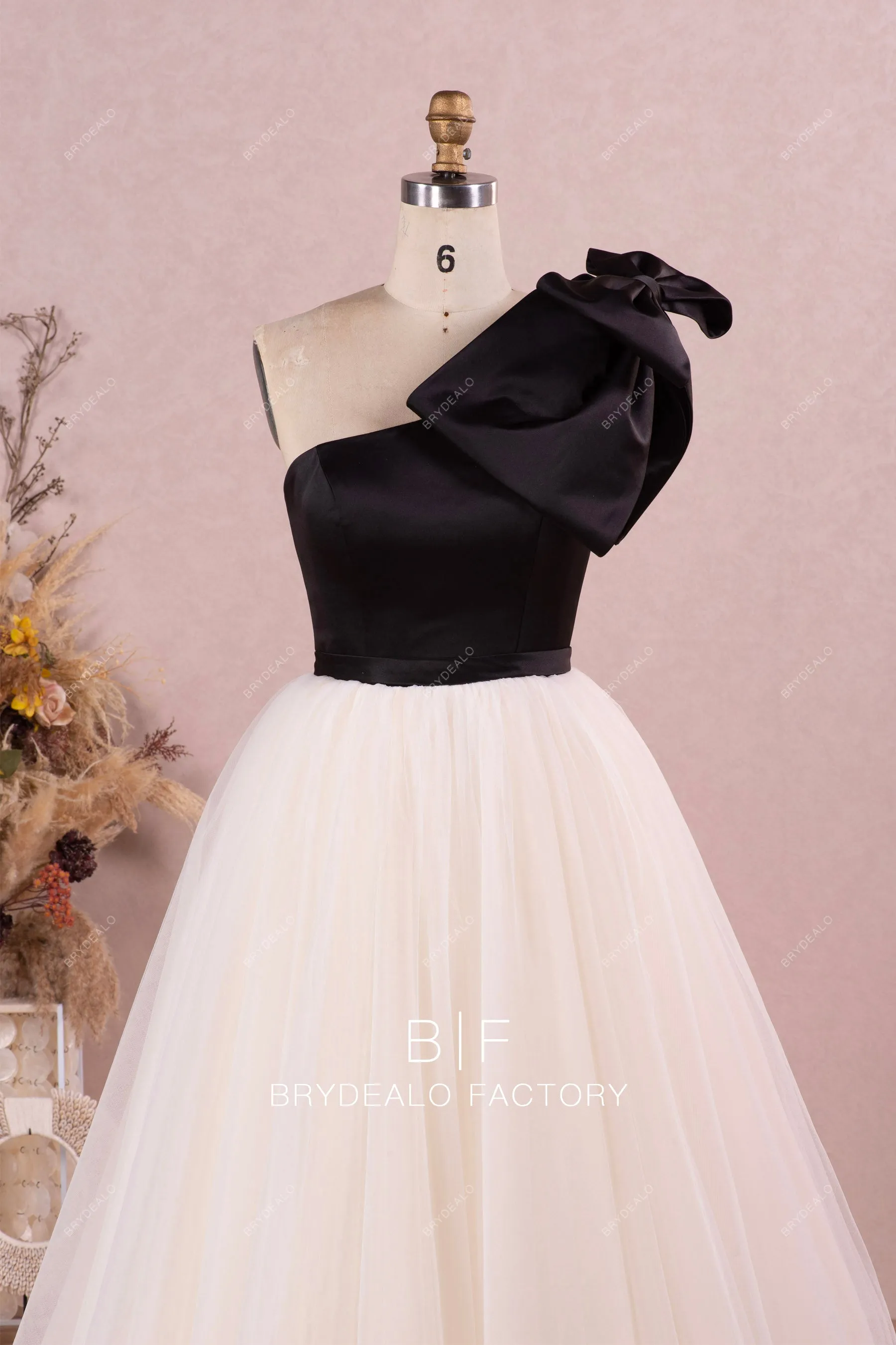 Black Satin Big Bow One-Shoulder Ivory Tulle Ball Gown Wedding Dress