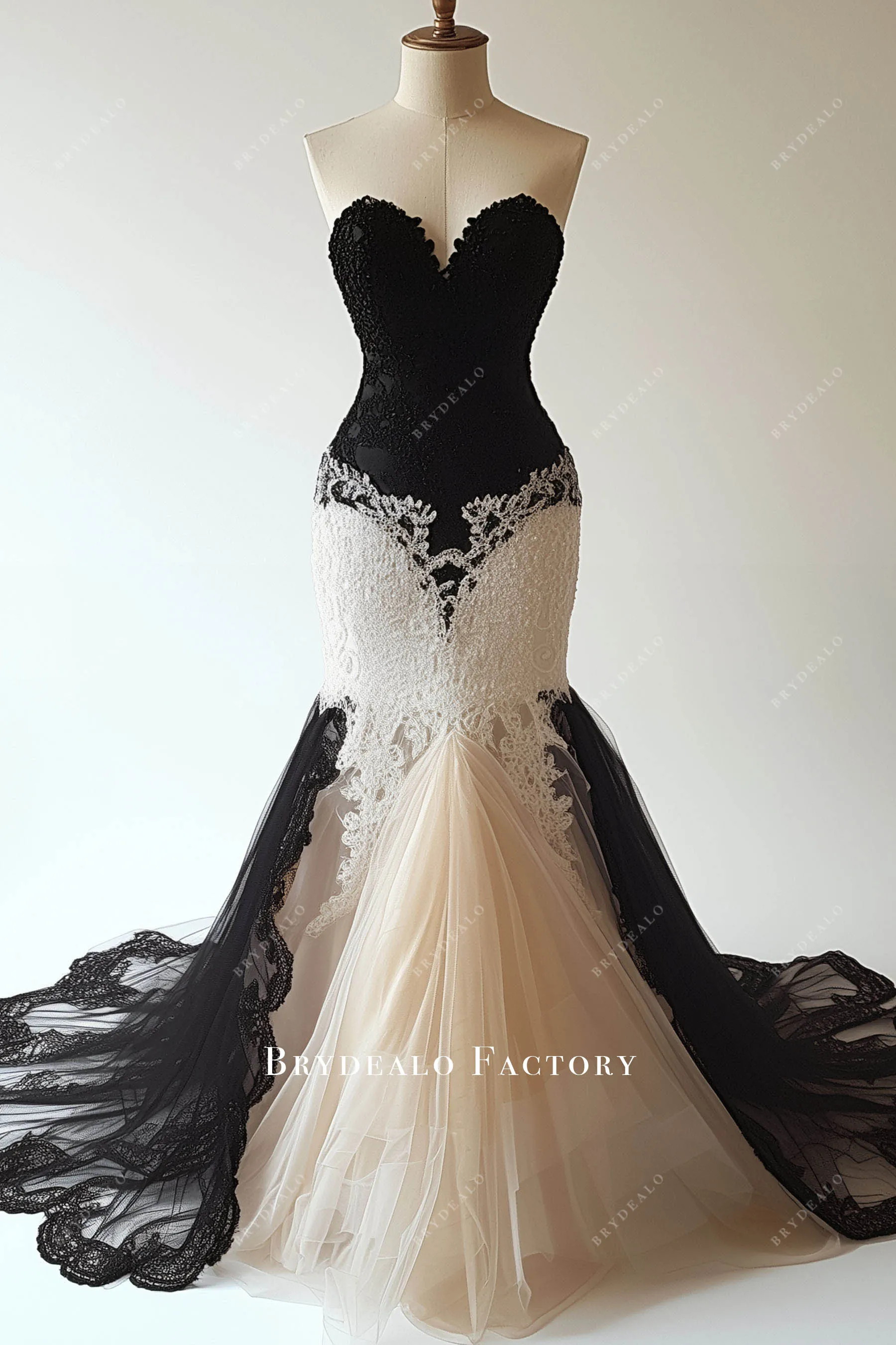 Black White Strapless Sweetheart Mermaid Bridal Gown