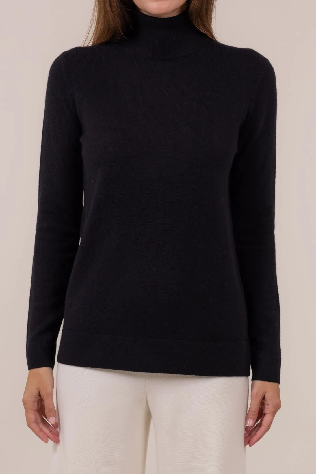 CLASSIC CASHMERE TURTLENECK