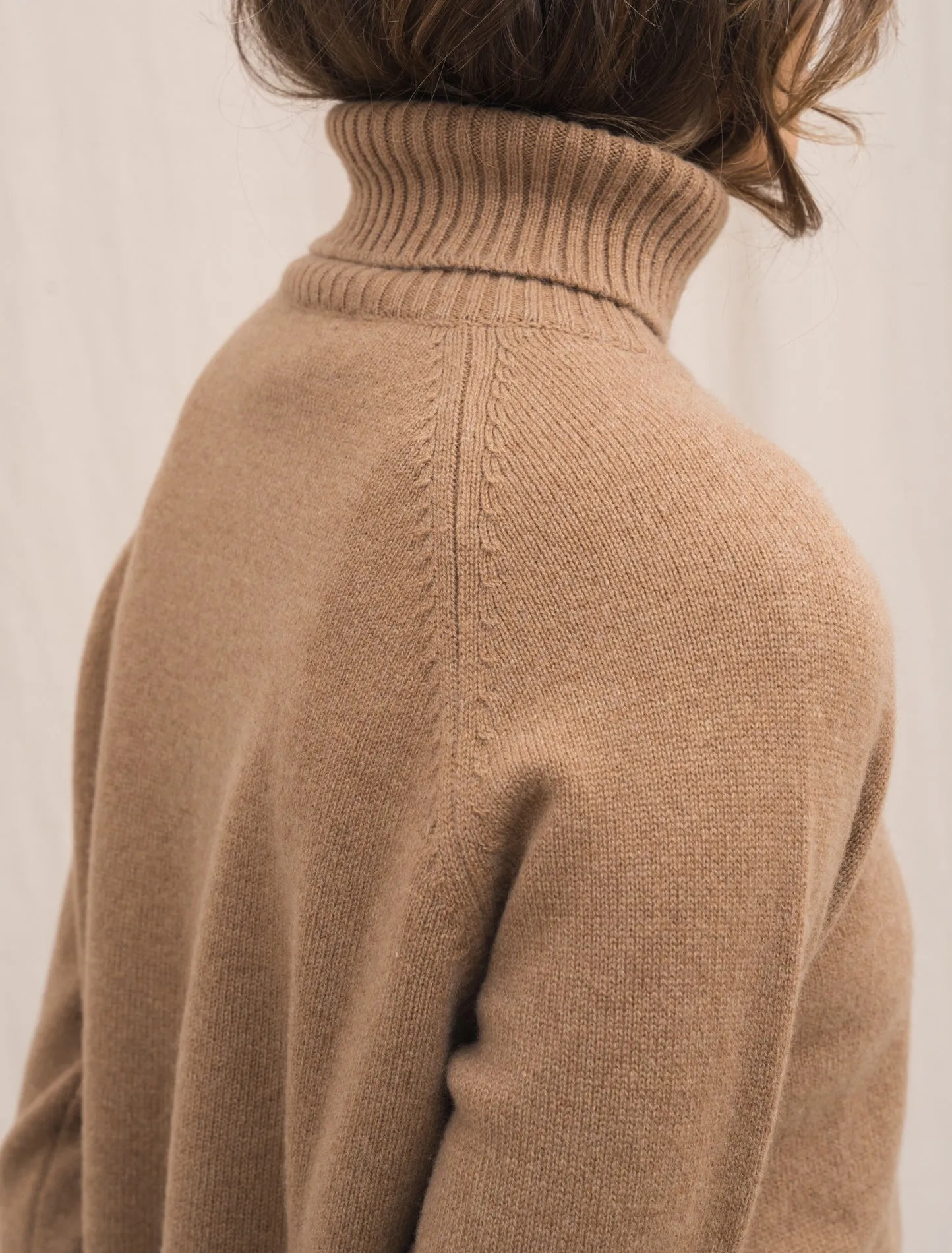 Derby Blanche Cashmere Turtleneck Toffee