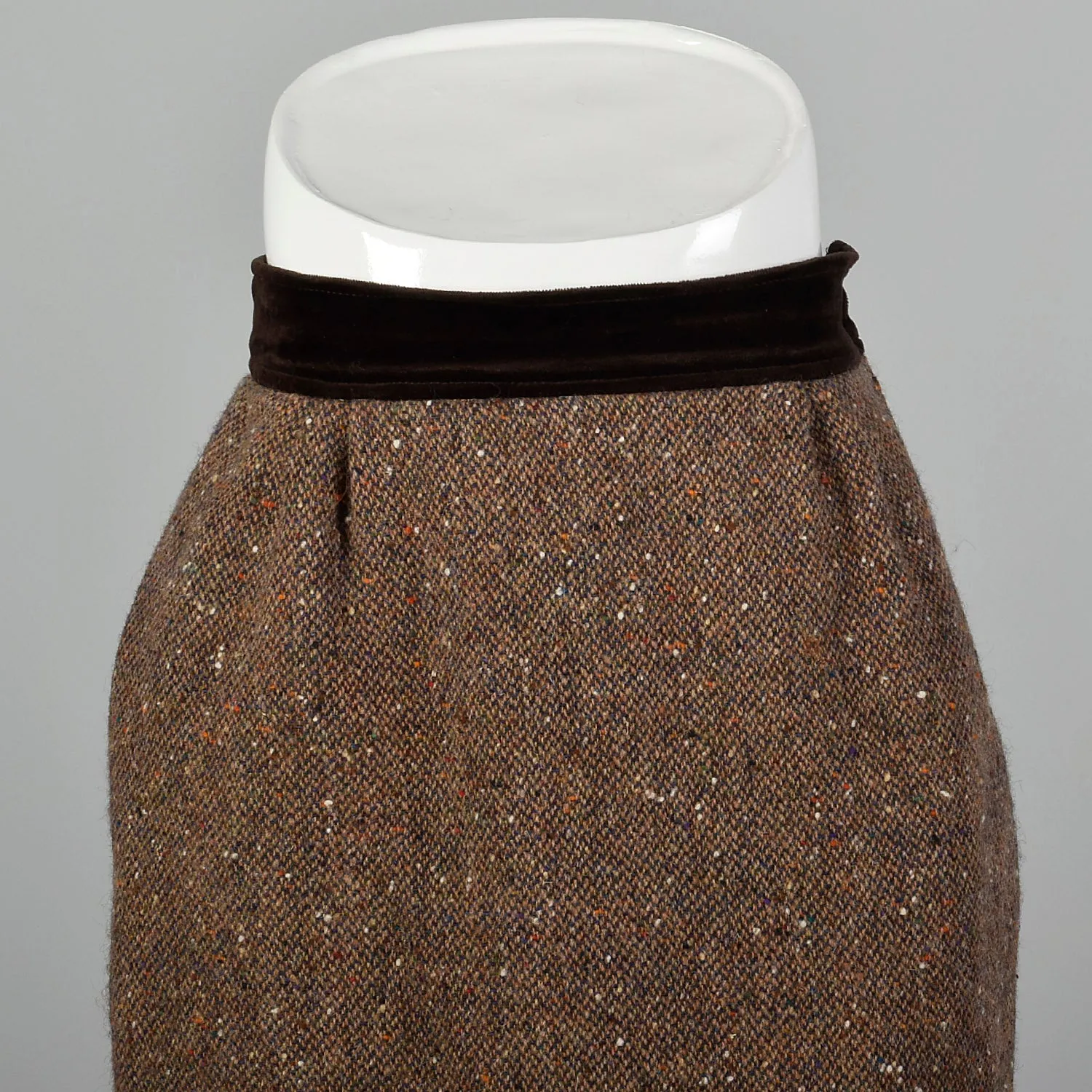 Medium Valentino Boutique 1980s Brown Tweed Skirt