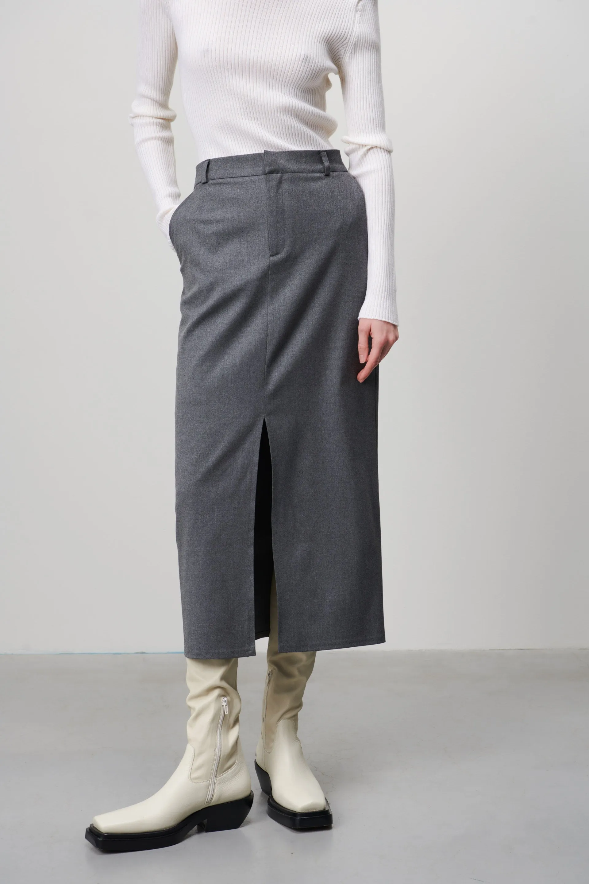 Rill Skirt | Dark Grey