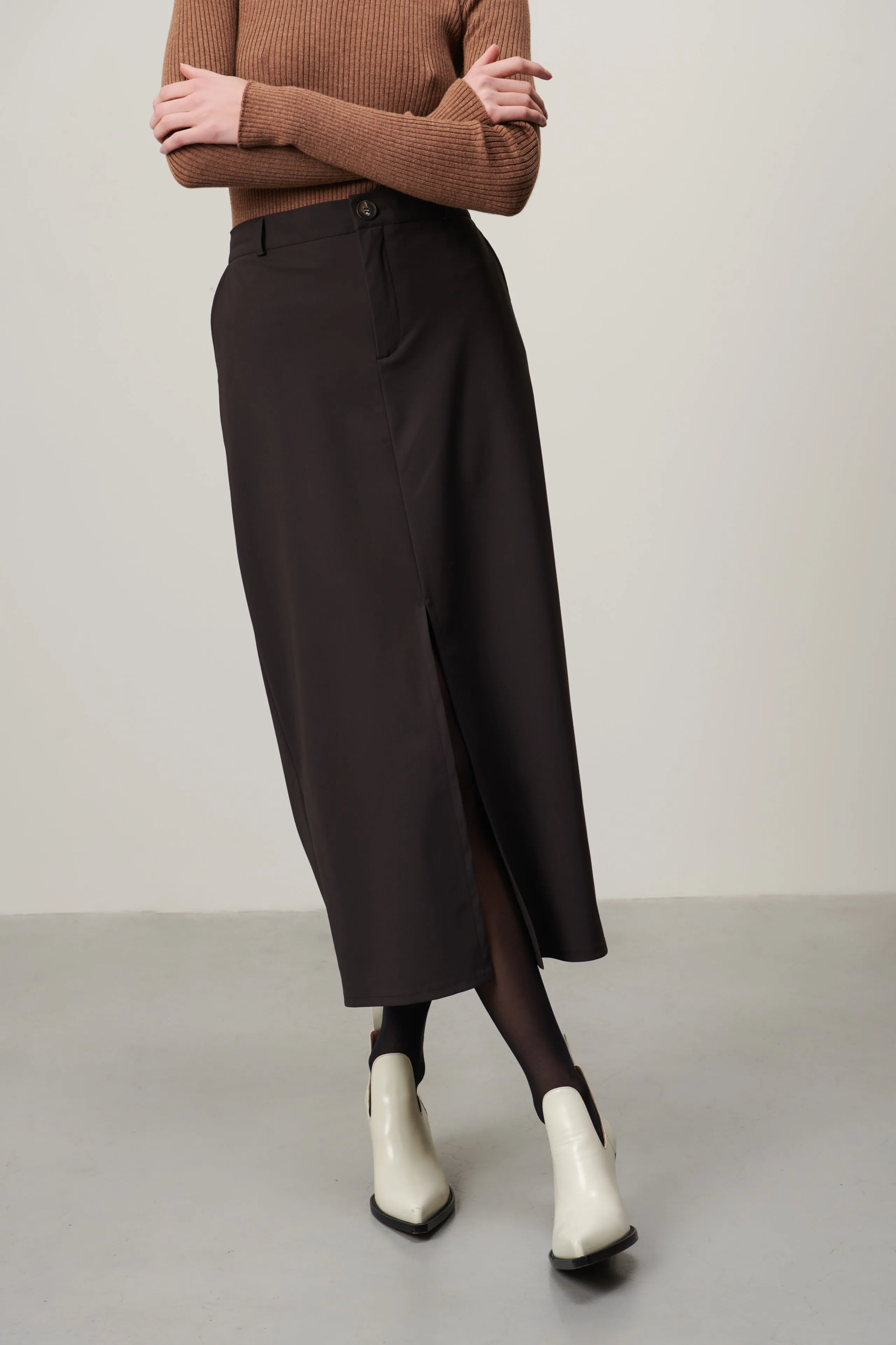 Rill Skirt Technical Jersey | Dark Brown