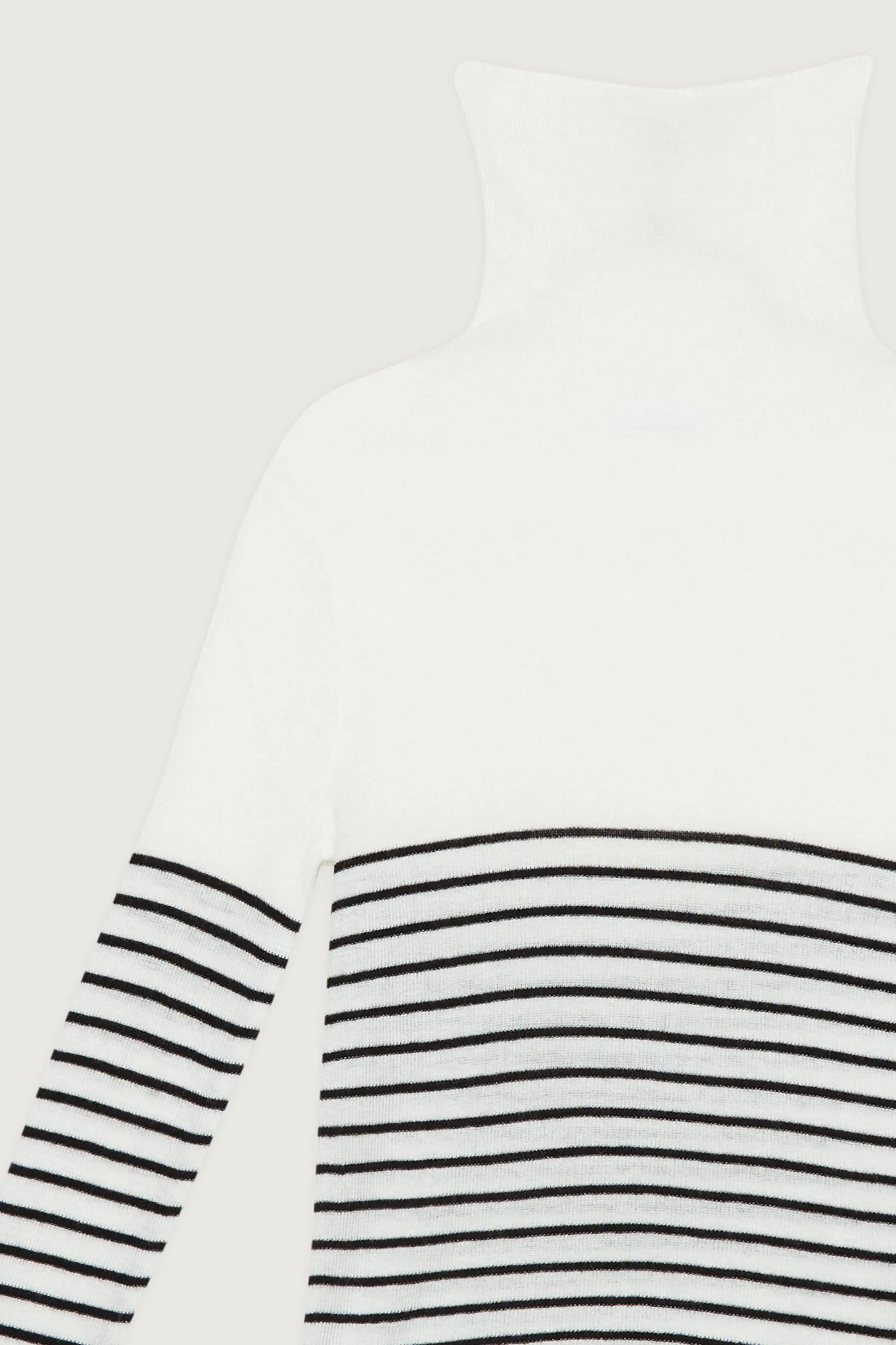 STRIPED TURTLENECK TOP