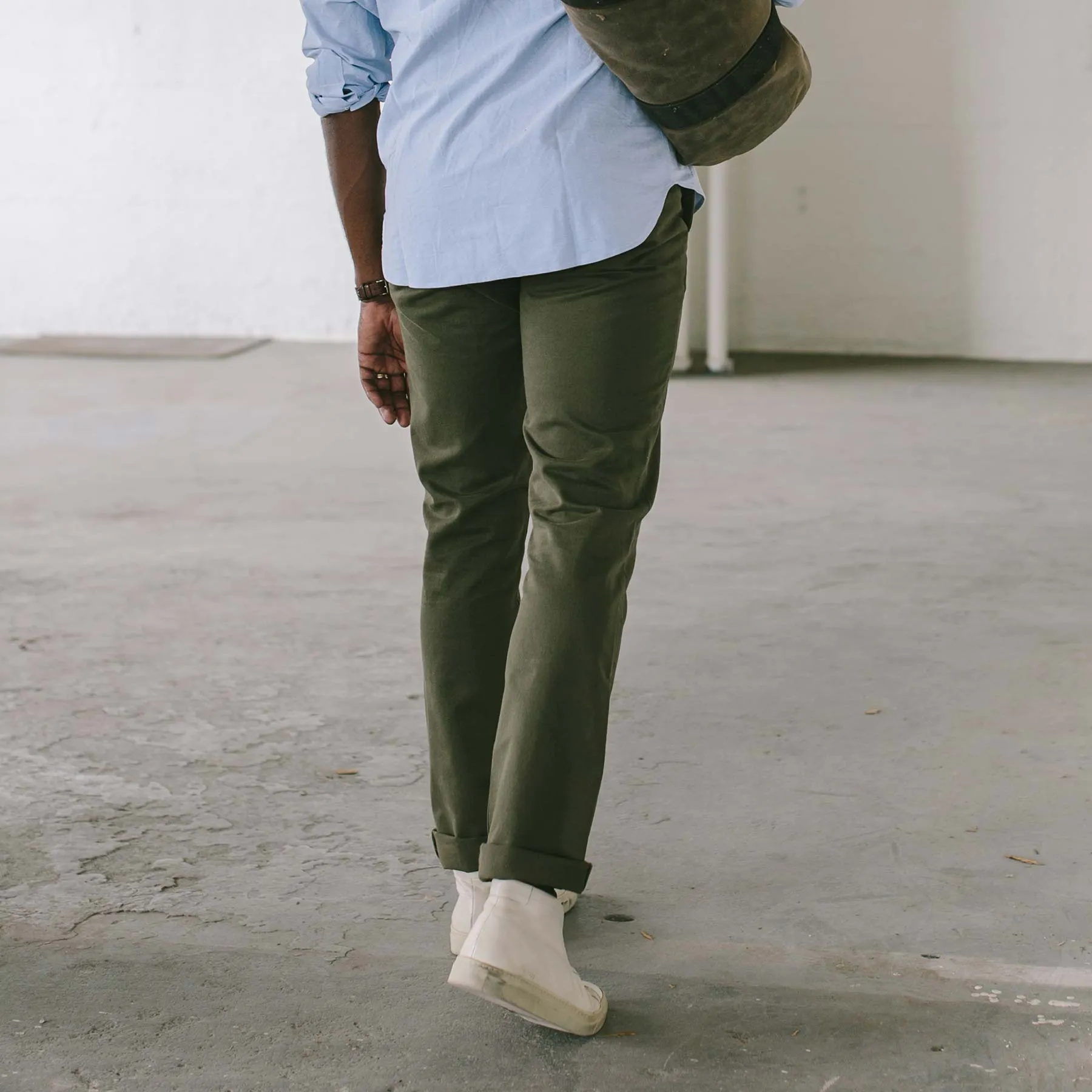 The Slim Chino in Olive